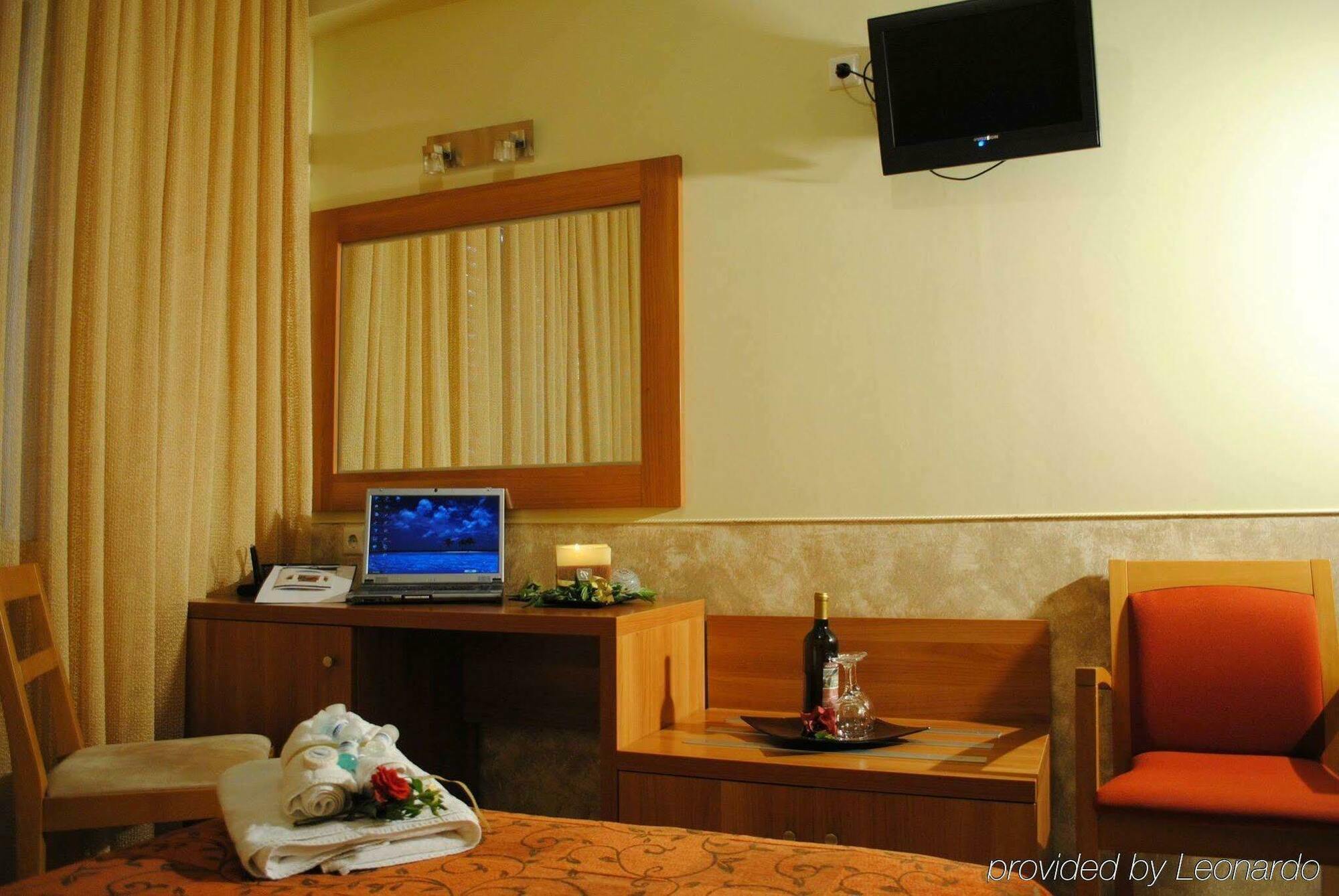 Hotel Ideal Pireus Exteriér fotografie